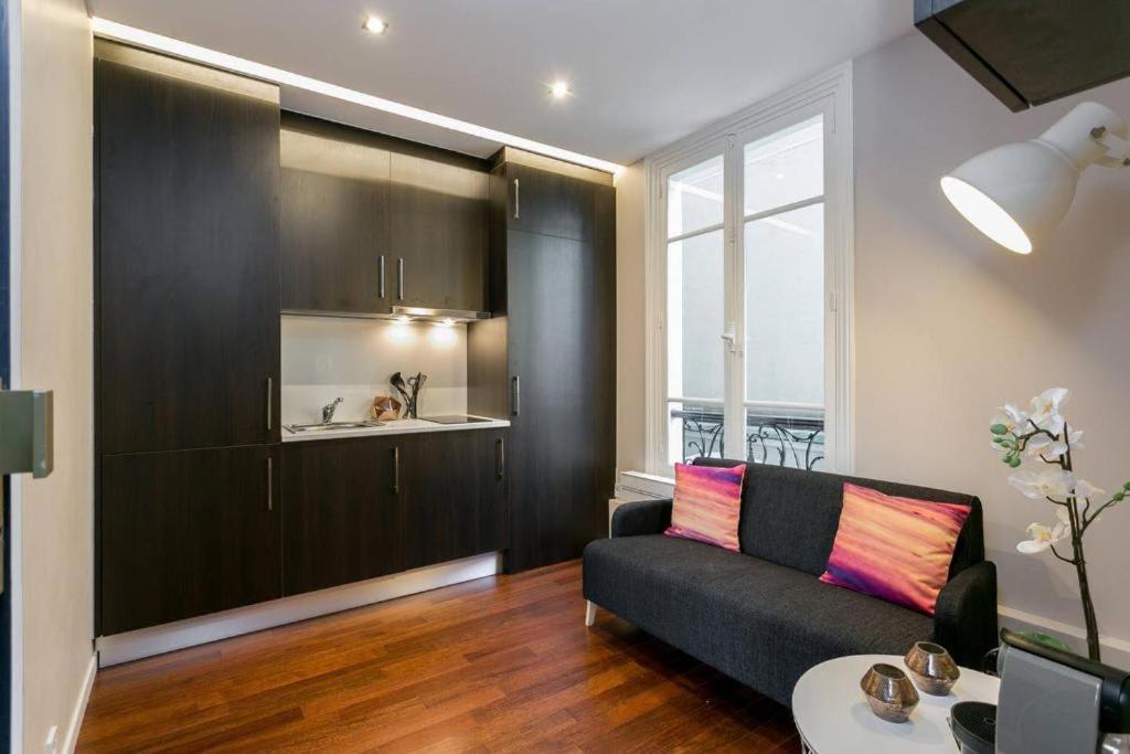 Appartement Modernized Studio - Meters From The Invalides Gardens à Paris Extérieur photo