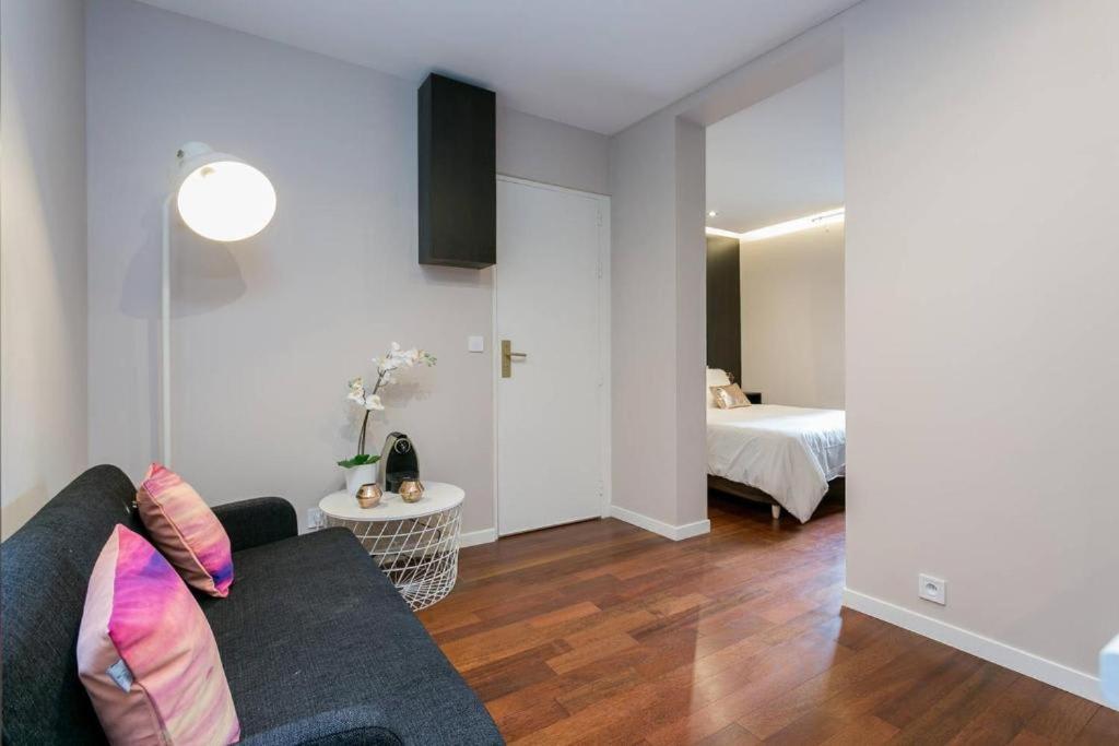Appartement Modernized Studio - Meters From The Invalides Gardens à Paris Extérieur photo