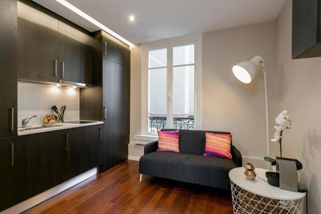 Appartement Modernized Studio - Meters From The Invalides Gardens à Paris Extérieur photo