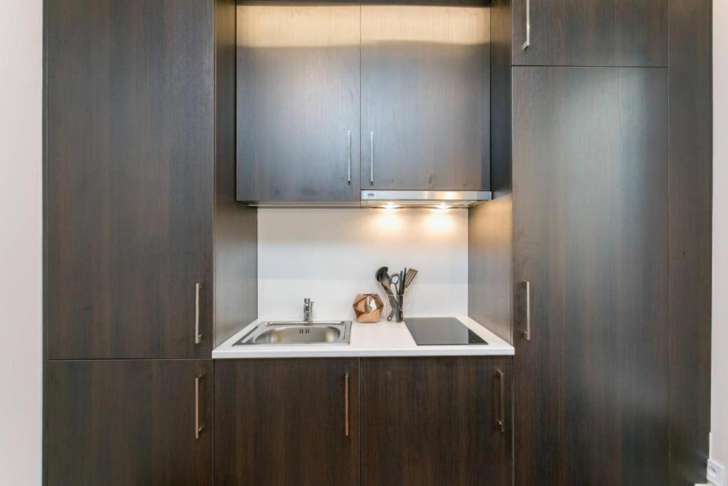 Appartement Modernized Studio - Meters From The Invalides Gardens à Paris Extérieur photo
